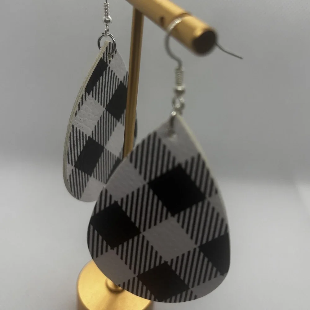 Buffalo Plaid Teardrop‎ Earrings Women Dangle Fishhook Faux Leather Black White